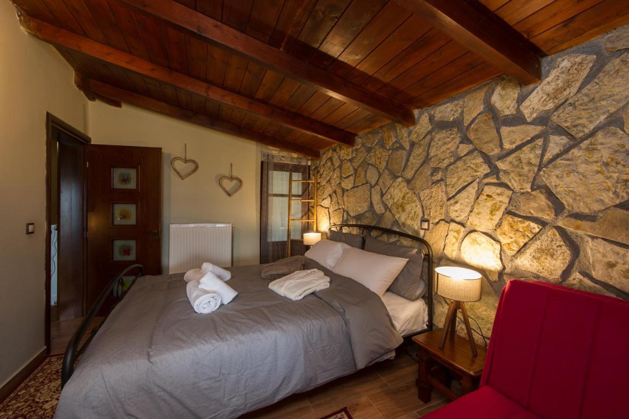 Petra Thea Villa Karítaina Exteriör bild